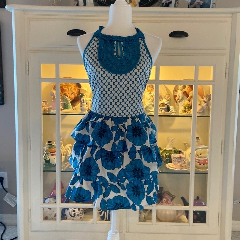 Vintage retro ruffled hostess apron. 100 % cot  to on.